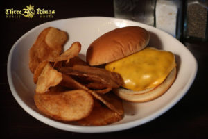 Kids Burger - Three Kings Pub