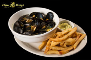 Mussels & Fries - Three Kings Pub